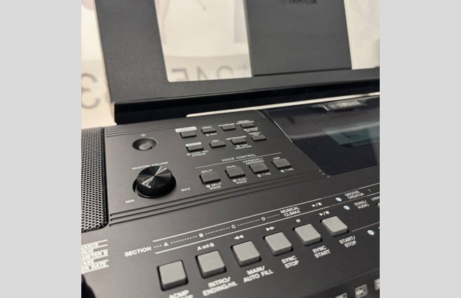 Yamaha PSR-E463 Keyboard, Used (SN:BEYN01197) - Image 8